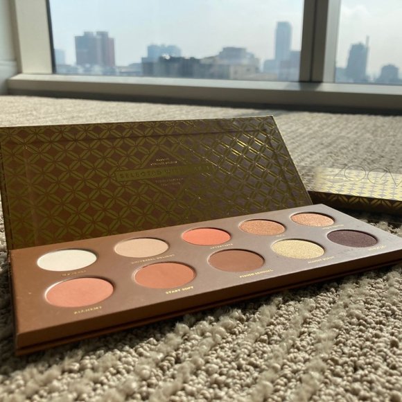 ZOEVA Caramel Melange 10 Colors Eyeshadow Palette - Picture 4 of 9